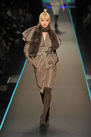 Look 10
